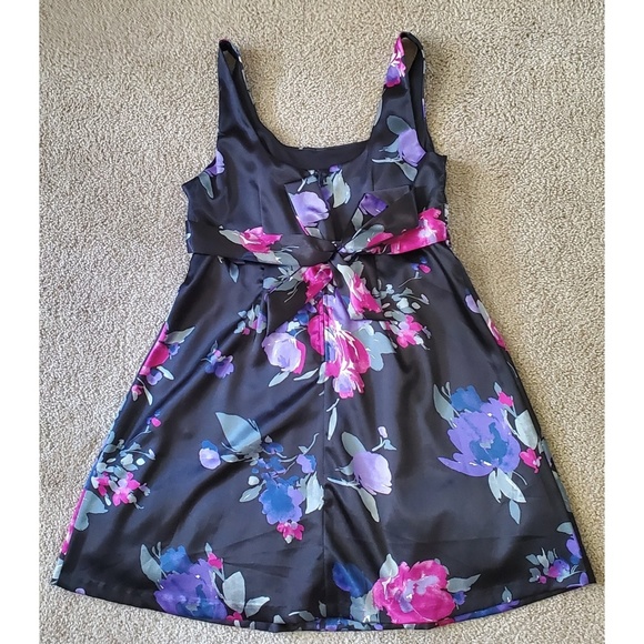 Floral Dress - Picture 3 of 5